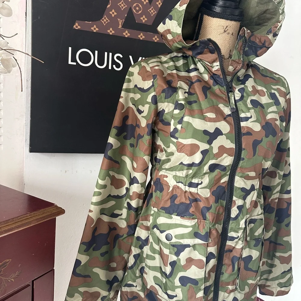 🆕Hawke & Co. Outfitter Girls Camo Hooded Windbreaker